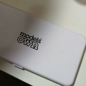 Models Own Barely There Eyeshadow Palette